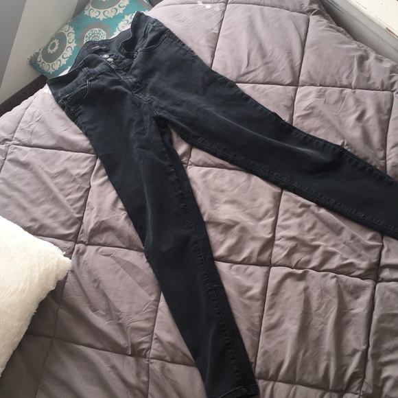 Black Jeans - Picture 2 of 4